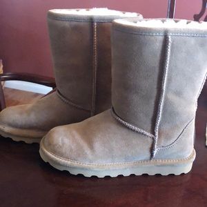 Bear paw boot. Band new never worn!
